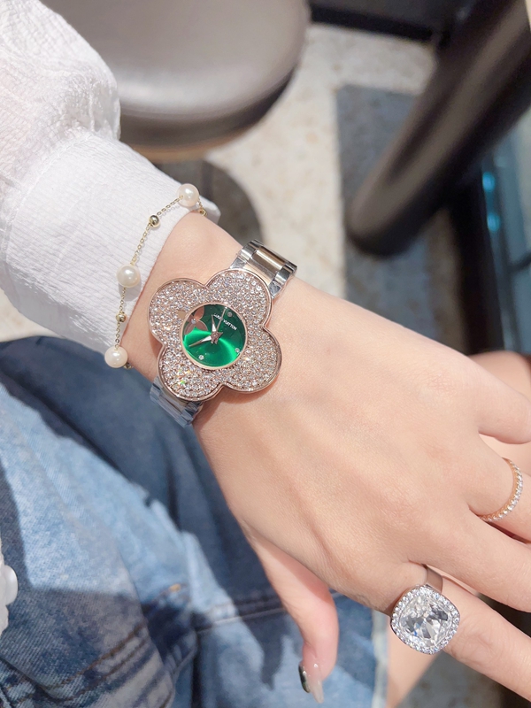 ブランド時計角部分ディテール